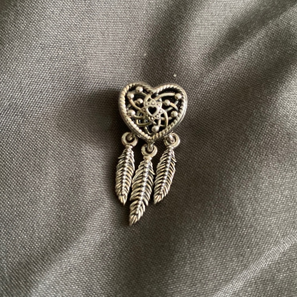 OPENWORK HEART & THREE FEATHERS DREAMCATCHER CHARM